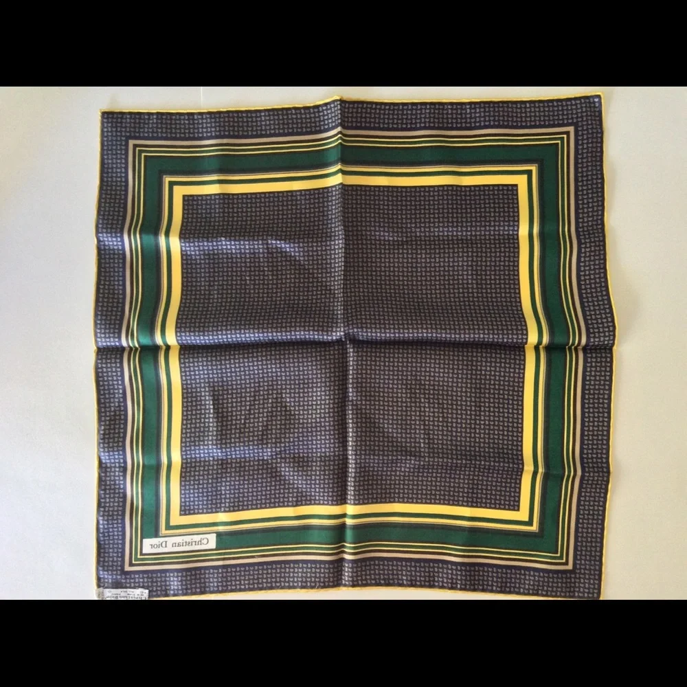CHRISTIAN DIOR NECK SCARF